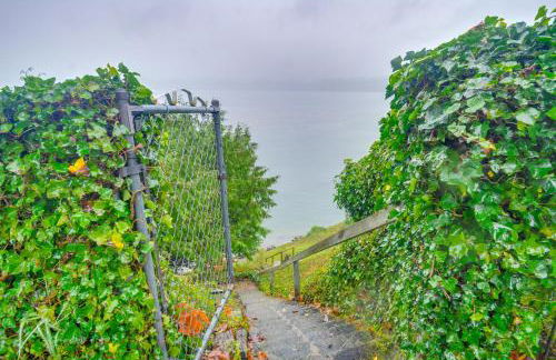 Steps to Beach Scenic Escape in Port Orchard! - Foto 30