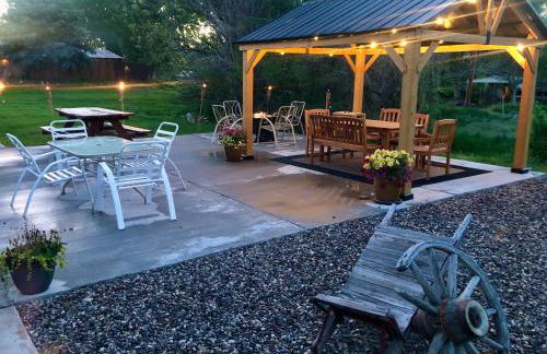 Top Property, Fishermen, Pool Passes, One Minute To The Hot Springs, Location Perfect & Amenity Rich, Pup Friendly, Discover An Exceptional Wyoming Stay, Thermopolis River Walk Home at Hot Springs State Park, 'Where Families and Fisherman Stay' - Foto 1