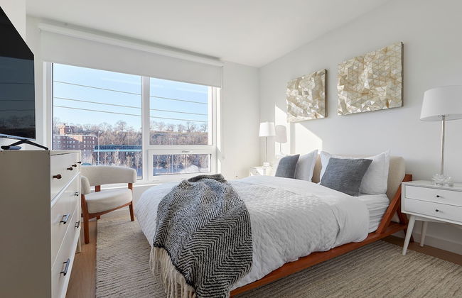 NEW Fab 4 BR - Outdoor Deck - gym - Mins to NYC - Foto 10