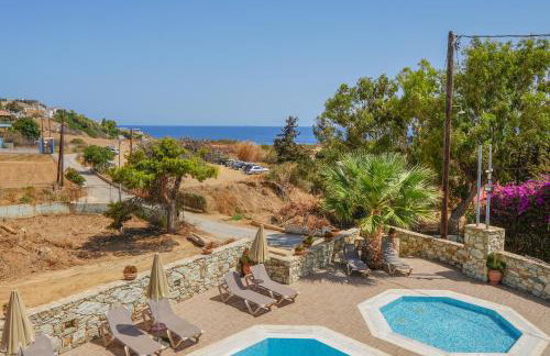 Family seaside Kladissos Villa with private heated pool! - Photo 4