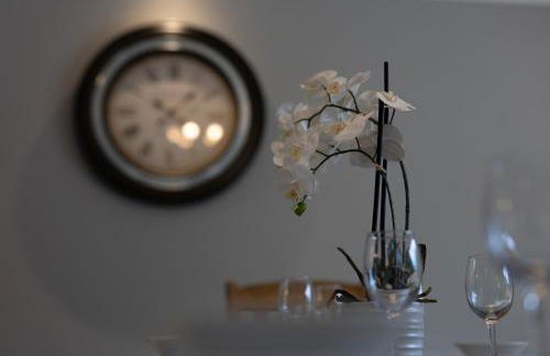 Maynor - Large Luxury House, Log Burner, Central Location - Photo 23