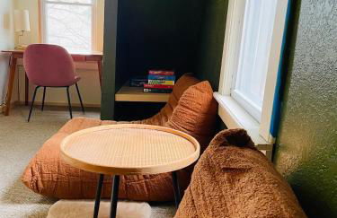 Cozy Cottage with Jacuzzi, Sauna, Fire Pit and Reading Nook! - Foto 15