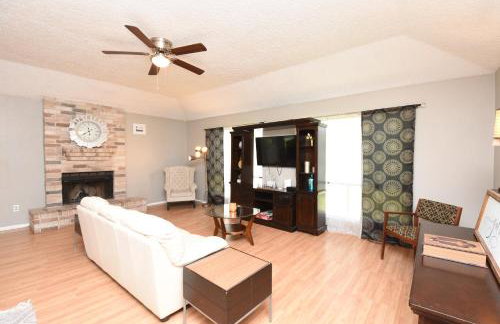 10 Minutes from IAH and Mall, Newly Rehabbed - Foto 7