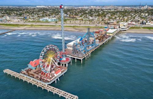 Jaw-dropping bayfront home with panoramic water views, boat slip, and cowboy pool - Foto 44