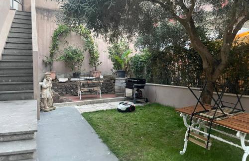 JOIVY Exclusive 2-Bedroom Villa with Private Garden - 5 minutes from the Colosseum - Photo 10