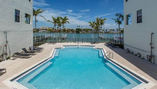 Waterfront Oasis 3 BR/4 beds~3 min walk to beach. - Foto 4