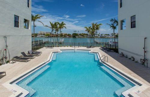 Waterfront Oasis 3 BR/4 beds~3 min walk to beach. - Foto 4