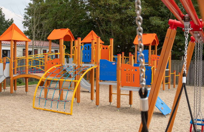 Comfortable Chalet With Airco, on a Holiday Park, at Just 1 km. From the Beach - Foto 1