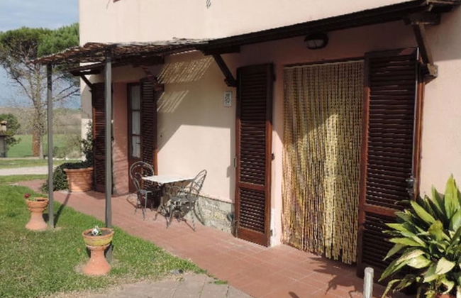 Pomegranate apt With Shared Pool - Photo 5