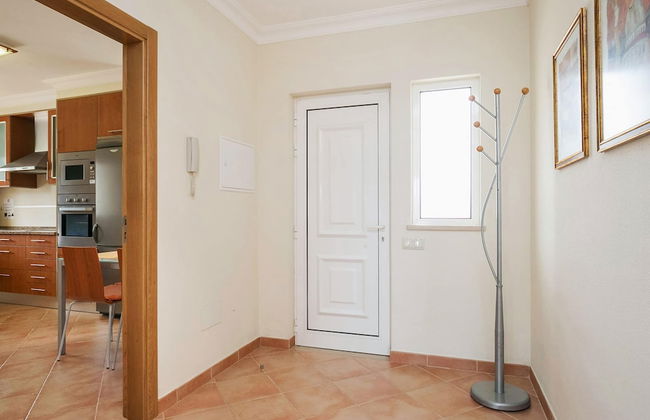 Lively Holiday Home in Albufeira With Private Pool 500m From the Beach - Foto 2