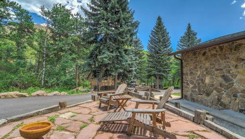 Upper Stone Lodge - Hot Tub & Game Room - Upper Unit - Photo 5