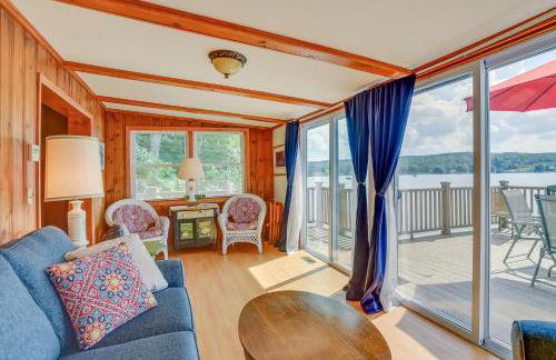 Cozy Cohocton Cottage with Private Beach and Deck! - Foto 3