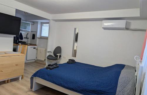 Apartment with AC, full kitchen, self check in, parking, 8 min to SAP campus, Wi Fi - Foto 79