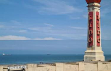 Luxury, Spacious 3 Bedroom, Beachfront Apt with Parking & Courtyard - Shoreside - Foto 38