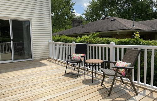 King Bed, Stocked Kitchen, Easy Driveway Parking, 2mi to Downtown & Coliseum - Foto 47