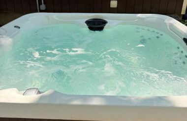 Hot tub - Game Loft & Arcade - 2 King Beds - Pet Friendly - Foto 17