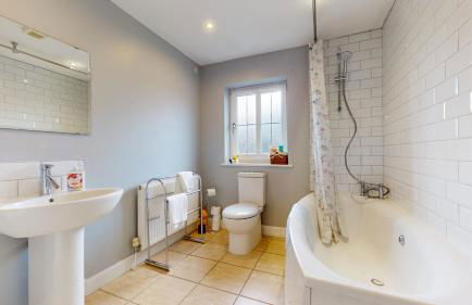 5bed House, 8 Double beds Perfect for large groups - Foto 6