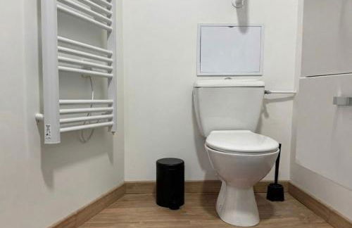 Rare Find Brand New & Fully Equipped Studio - Foto 8