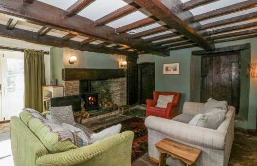 White Haywood Farmhouse - Photo 7