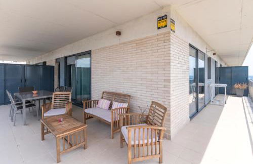 Rengle Horizonte Penthouse & Pool - Photo 9