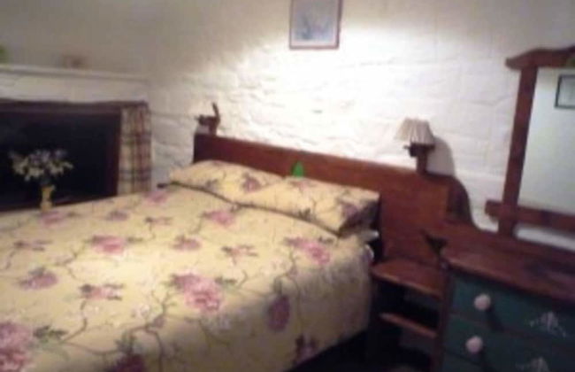 Cosy Stone Cottage on Llanllwni Mountain - Photo 2