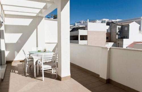 Rincon Penthouse Beach Pool Terrace 2Bed - Photo 16