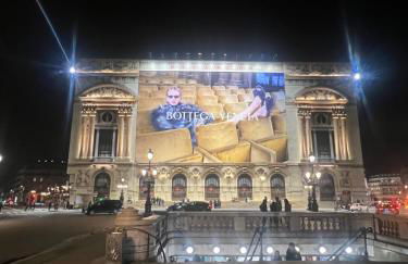 Bed setting room in Galeries Lafayette street - Foto 27