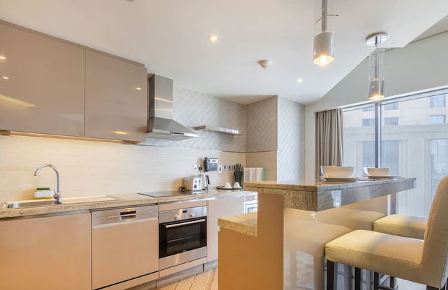 Luxury 1BR Apartment Close to Top Attractions - Photo 13