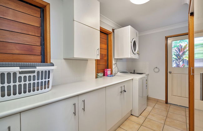 Reeflections Beachfront Holiday House - Photo 17