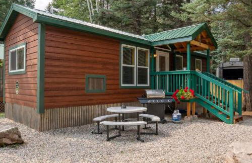 The Fox Den Cabin #14 at Blue Spruce RV Park & Cabins - Foto 2