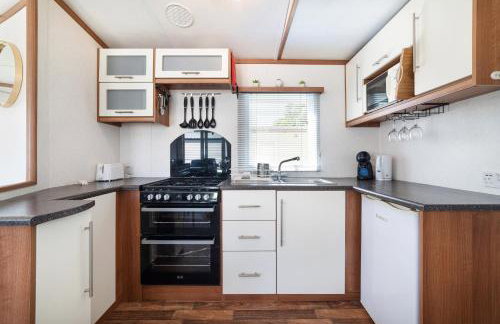 Dog Friendly Lovely Caravan by Beach Prestatyn N Wales 6 Berth Read full Host details before booking Mon in to Fri out Fri in to Mon out Mon to Mon Fri to Fri ONLY - Foto 7