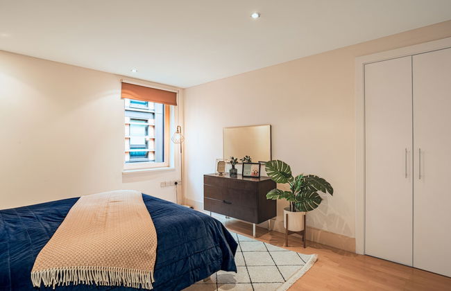 Impeccable 1-bed Apartment in London City - Photo 4