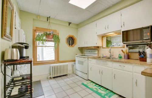 Quaint Beverly Townhome Walk to Beach and Downtown! - Photo 8