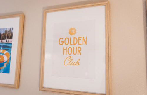 Golden Hour Getaway- Guest Favorite, 2 Min to Beach, Seasonal Pool & Arcade - Foto 47