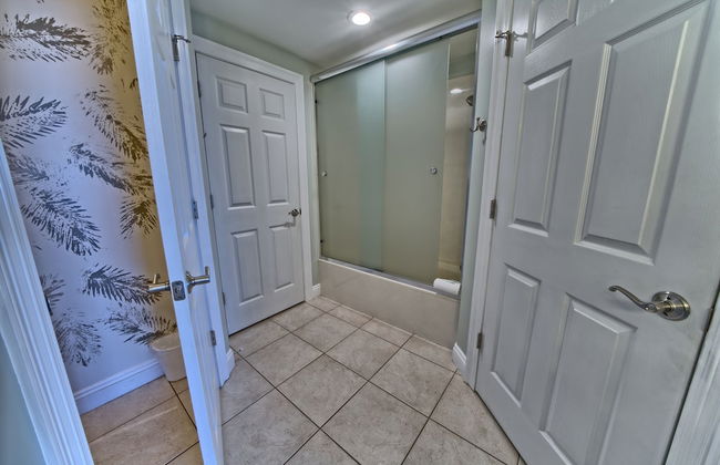 Cozy Oceanfront Condo with Beachside Pool - Unit 1602 by RedAwning - Foto 8