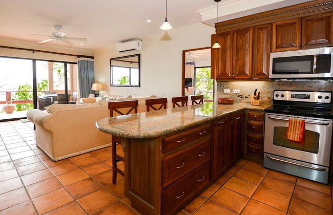 Elegant 3BR Beachfront Condo with Spacious Interior, Ocean-View Terrace & Direct Access to Playa Flamingo - Photo 9