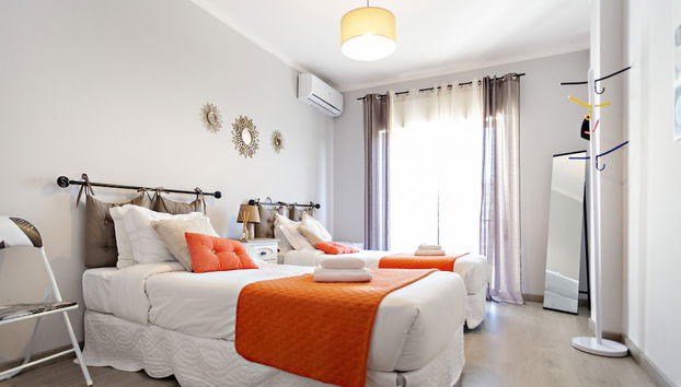 Gulbenkian in Faro With 2 Bedrooms and 1 Bathrooms - Foto 3, Habitación