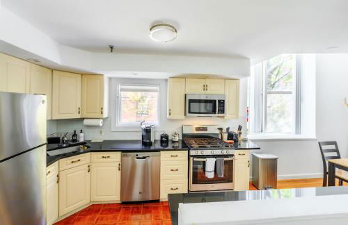 Modern 3BR Townhouse with Private Rooftop & Parking Minutes to NYC - Foto 2