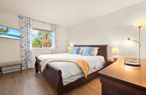 Bay Park Garden Paradise - central Location, AC, Washer Dryer & Private yard! - Foto 7