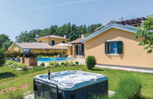 Gorgeous Home In Rezanci With Jacuzzi - Foto 6