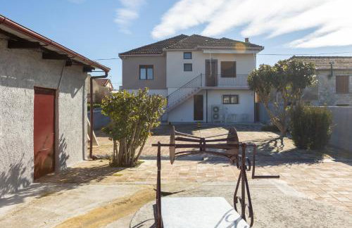 Peaceful 2-bedroom village house near Tripolis - Photo 1