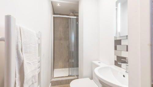 Puffling Perch - North East Escapes - Photo 5, towels, Shower