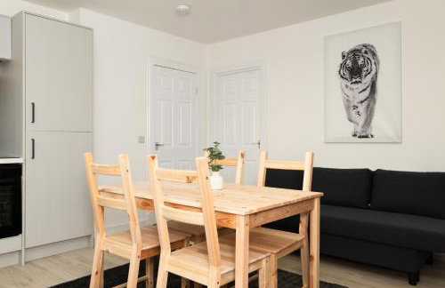 4Bed-House-2Bath-Free Parking-by Holiday Homes - Foto 25