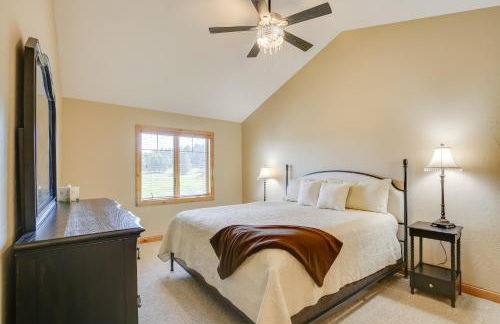 Hot Tub and Golf Course Views Luxe Sturgis Home! - Foto 21