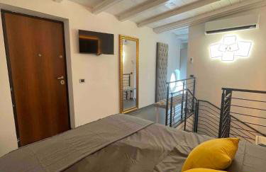 JOIVY Exclusive 2-Bedroom Villa with Private Garden - 5 minutes from the Colosseum - Photo 36