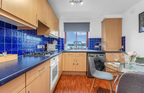 Modern 2 bedroom apartment in City Centre - Photo 12