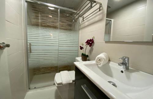 Unique 3 BED House in Horta By Myrentalhost - Foto 33