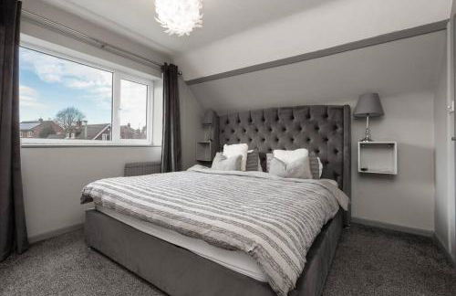 City home with parking and garden- pet friendly - Photo 7