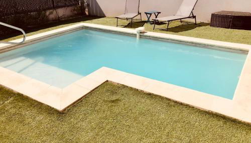 Agréable et lumineuse maison t4 air conditionné piscine jacuzzi parking - Foto 4, sunbed