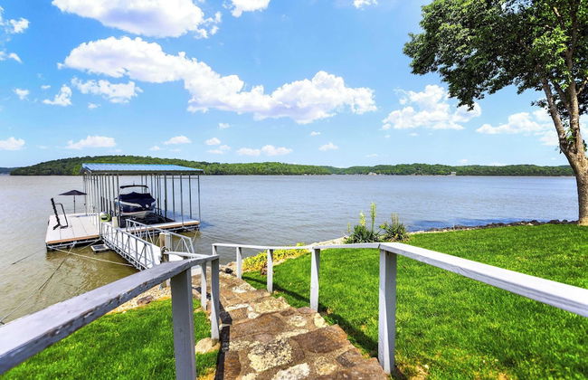 For the View Lakeside Launchpad! Great Location - Foto 21